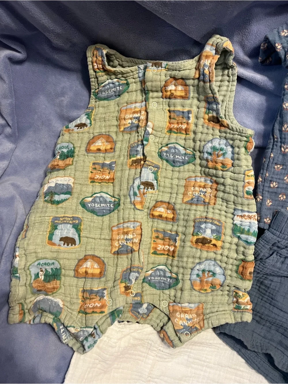 Baby boys 6-12 months 8 piece organic cotton gauze clothing bundle pajamas 9m